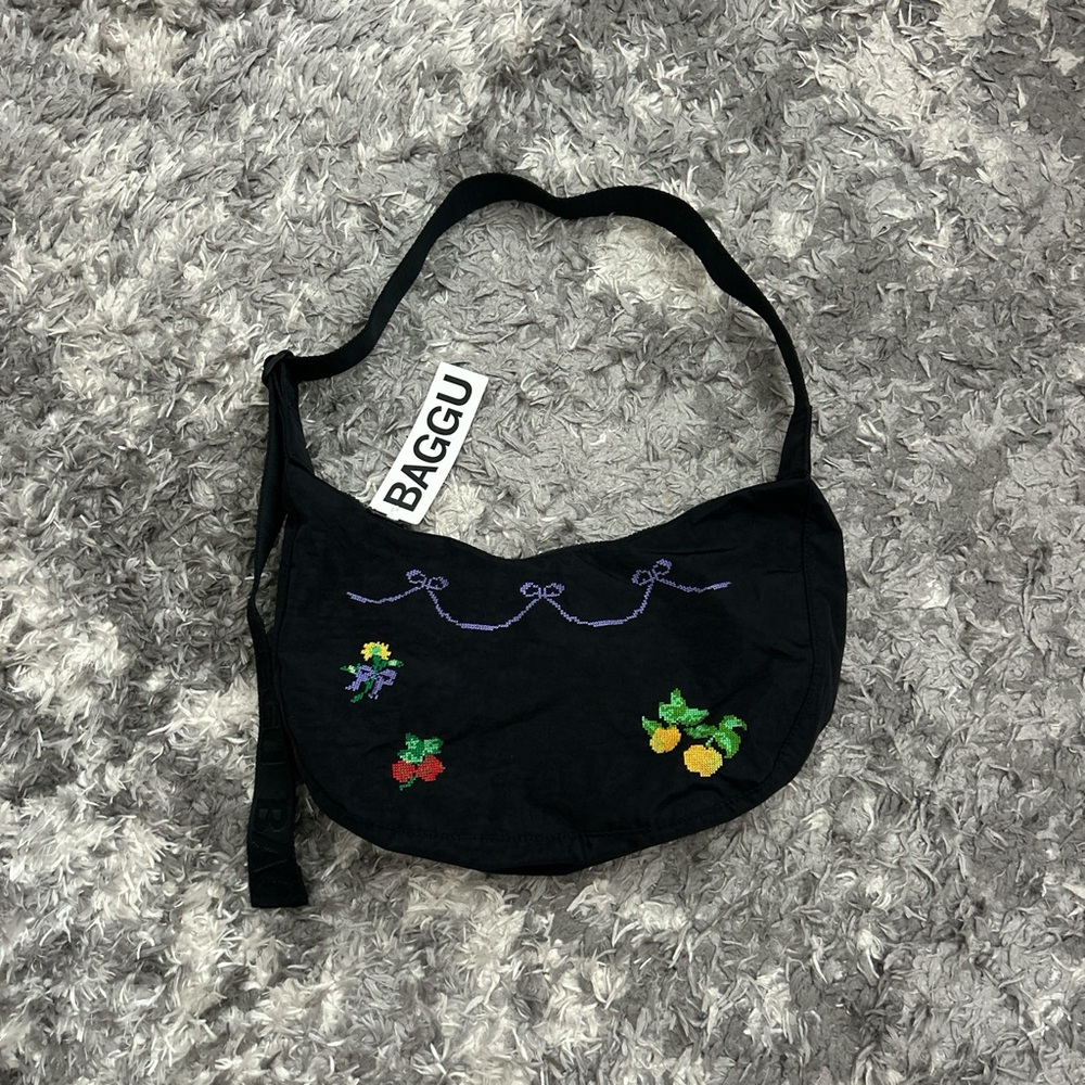 BAGGU NWT Medium Crescent cross stitch